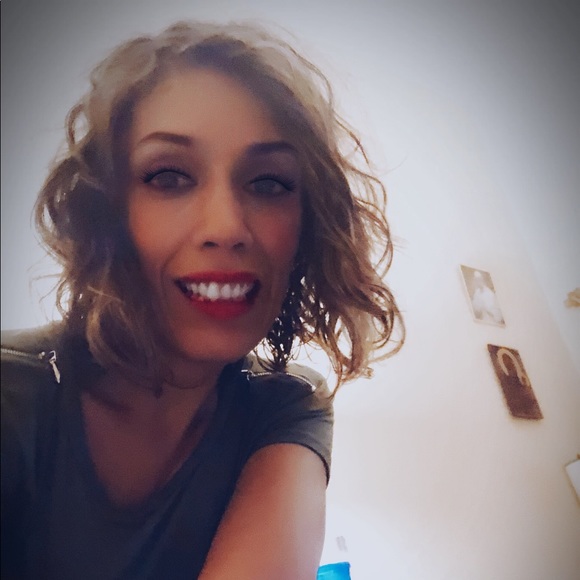 Meet your Posher, Neecy - Picture 1 of 1